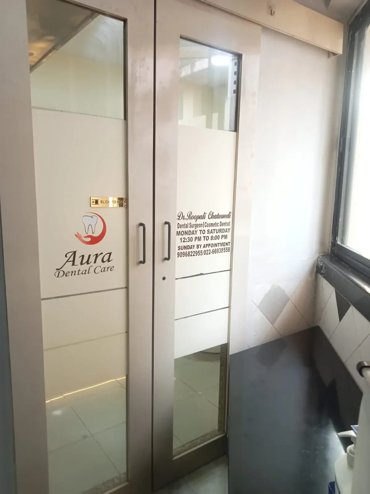 Aura Dental Care clinic entrance in Andheri West, Mumbai