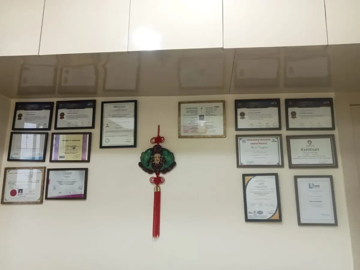 Dr. Roopali's professional certifications and awards